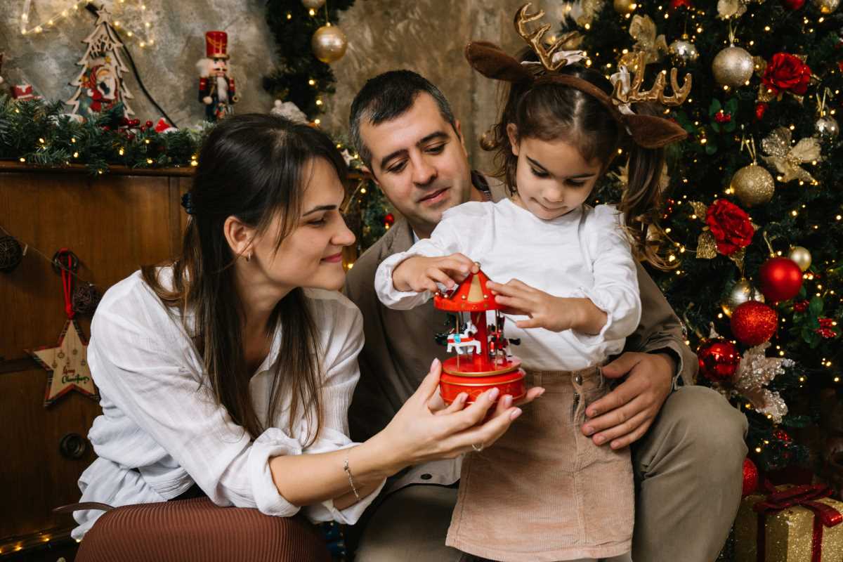 5 Holiday Activities the Whole Family Will Love
